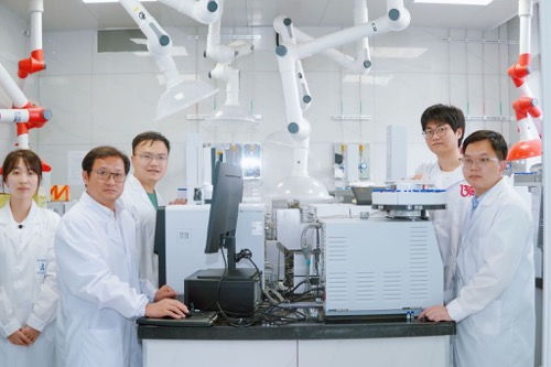 我國科研團隊首創程序化交流電合成新技術，為新興能源技術研發注入新動能